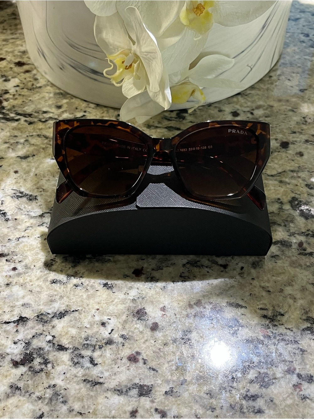 Sunglasses Eyewear with Original Box Excellent Condition FREE SHIPPING